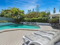 Beachside Resort Kawana Waters Hotels in Buddina