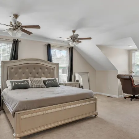 Leo Farm Villa - Beautiful Country Retreat 5 Bedroom Villa by RedAwning