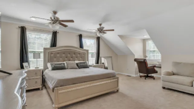 Leo Farm Villa - Beautiful Country Retreat 5 Bedroom Villa by RedAwning