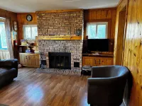 Cozy 2-bedroom cabin between Levering and Cheboygan on Lancaster Lake