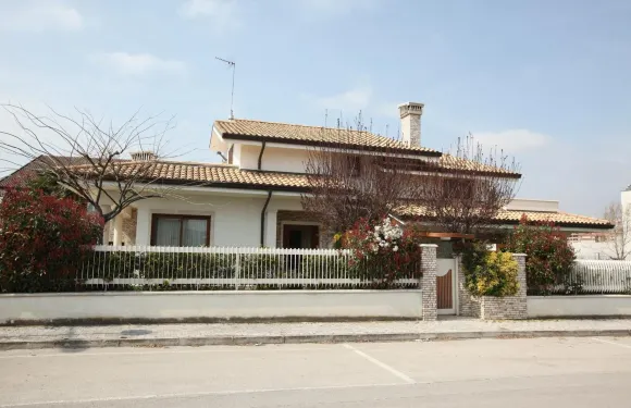 吉奧伊亞別墅家庭旅館