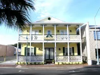 Inn on the Avenue - parking