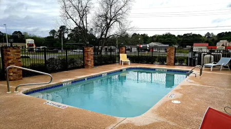 Cochran Inn & Suites