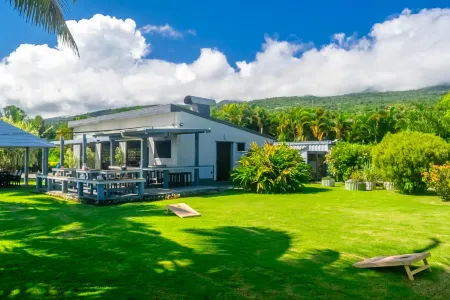 Aroha Taveuni Beachfront Bures Отели в г. Тавеуни