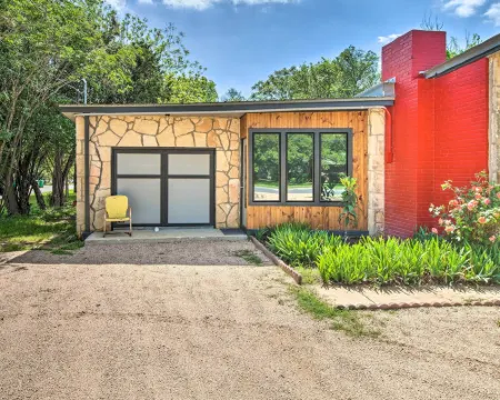 レトロ アップデイッド ブランコ アボード - ステップス トゥ メイン ストリート ブランコのホテル