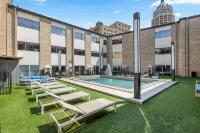 Riverwalk Plaza - familiaux