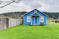 Cozy NorCal Cottage 2 Mi to Redwoods and Beaches! Hotel di Orick