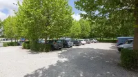 Flanders Lodge Hotel - parking