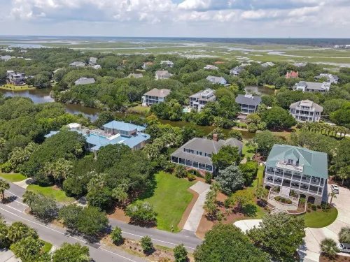 Come and Wind down and Relax at Family Tides! 6 Bedroom Villa by Peace Vacations