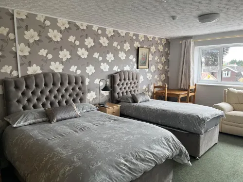 The Lawns Tea Room and B&B Hotels in Langport