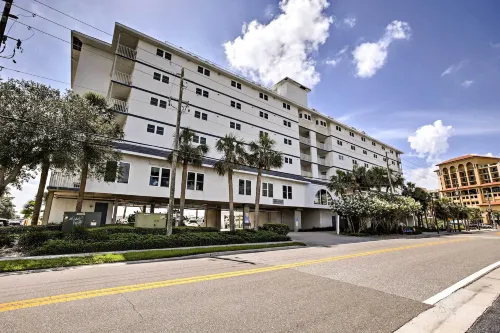 Bayfront Clearwater Beach Condo w/ Pool Access! - Condos
