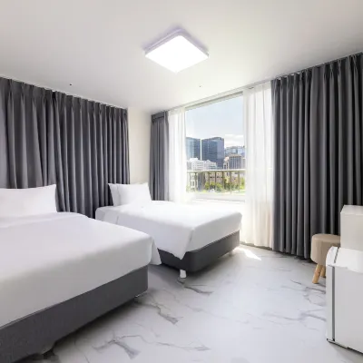 MJ HOTEL JONGNO Отели рядом с достопримечательностью «Компания Hyundai Engineering & Construction»