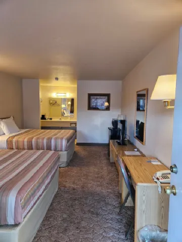 Yellowstone River Motel