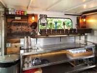 Bunk & Brew Historic Lucas House - Hostel