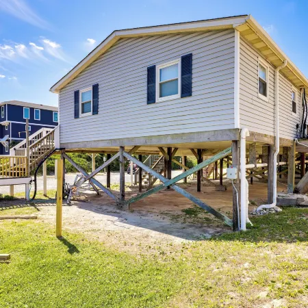 Oak Island Condo w/ Ocean View: Steps to Beach!