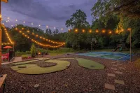 "Enchanted Forest" - Pool, Hot tub, Pond, Pickleball, Basketball, Putt Putt ++++