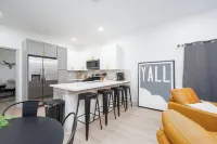 Charming 3-bedroom house in fabulous Brenham with WiFi, AC