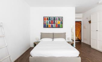 Largo Molina Apartment 1 by Wonderful Italy