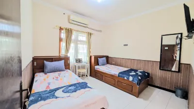 Surabaya Homey Dharmahusada Hotels near Universitas Airlangga - Campus B
