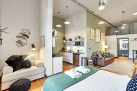 Charming Historical Oasis - Luxurious Comfort and Modern Amenities