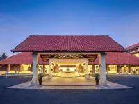 Manado Tateli Resort and Convention Hôtels à : 