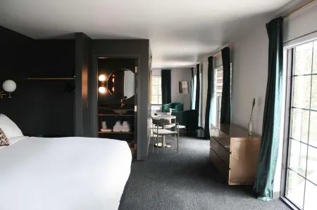 The Inn Hotel, Ascend Hotel Collection