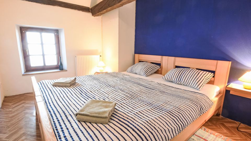 Spacious in Farmhouse