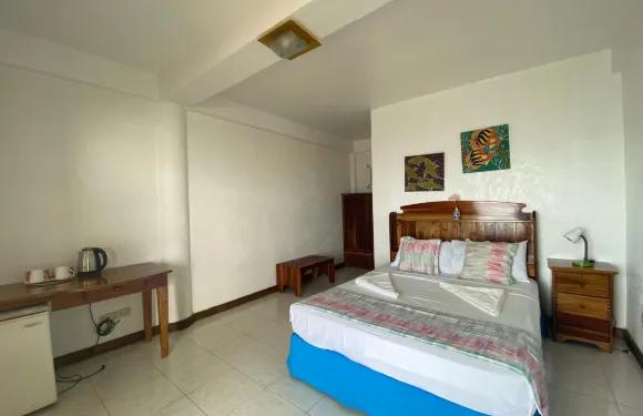 甘米銀島黃金日落海灘旅店