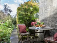 Garden Cottage Hotels near The Listening Gallery