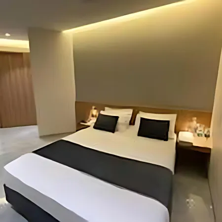 Hotel Cvr Grand