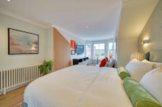 City Oasis Craigpark Residence