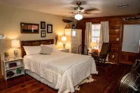 Charming 2-bedroom house in fabulous Breaux Bridge with WiFi, AC