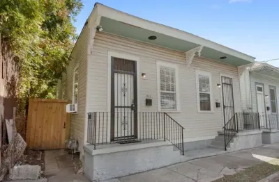 Southern Chic Bywater Shotgun Отели рядом с достопримечательностью «NASA Michoud Assembly Facility»
