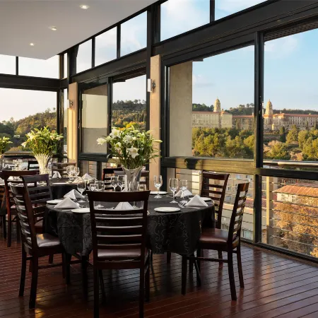 Premier Hotel Pretoria Отели рядом с достопримечательностью «Аркадия»