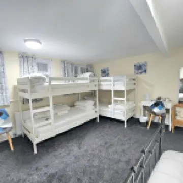 100 Pipers Hotel