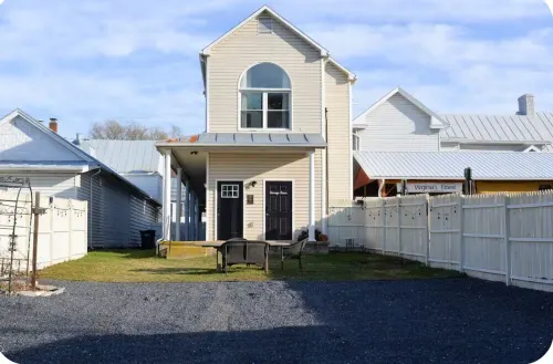 Historic New Market Retreat w/Washer and Dryer Hotels in New Market