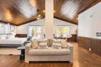 Explorer by AvantStay Close to Slopes Game Room Guest Suite