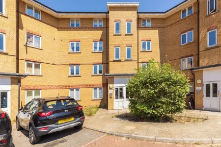 Skyline Haven - Modern 2B, Parking, Wifi & 4Ktv Отели рядом со станцией Woolwich Arsenal