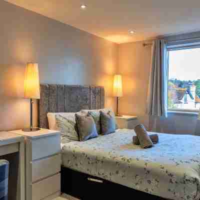 Number 10, Montpellier Apartments Rooms