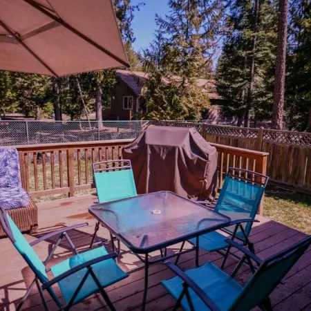 Charming 3-bedroom house with fenced yard