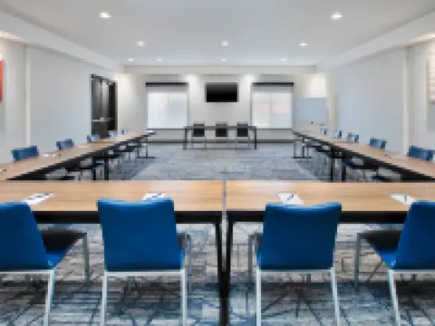 Holiday Inn Express & Suites DUNCAN by IHG Hotels in Duncan