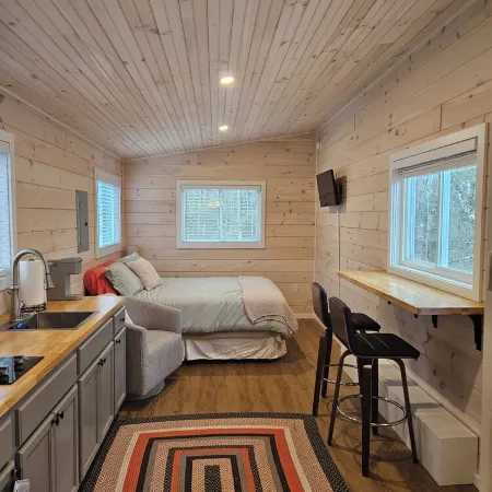 Peaceful Getaway: Tiny Home Studio in Sedgwick, Maine