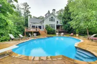 Game Room and Fireplaces Group Dahlonega Getaway - 2-Star