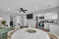 2 Min to Beach with Towels+ Linens,  AC,  BBQ Grill,  Keurig Coffee