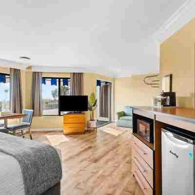 Travelodge by Wyndham San Clemente Beach Rooms