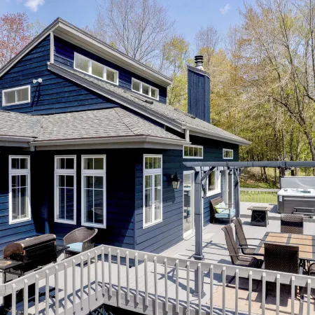 'The Mountain House:' Windham Retreat w/ Hot Tub!