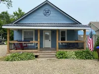 Walking distance to beach area of Conneaut lake- 4 beds-Dog Friendly- NO Smoking