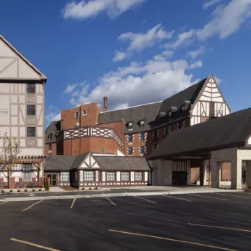 Hotel Royer Urbana Champaign, Tapestry Collection by Hilton Hotels near Armory House