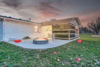 NEW Retreat 4-bedroom Indianapolis Dreamhouse with Hot tub & Pets ok