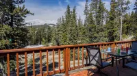 Mountain Base Camp, 2 Bedroom, Wood Stove Amazing Views, Middle of Everything